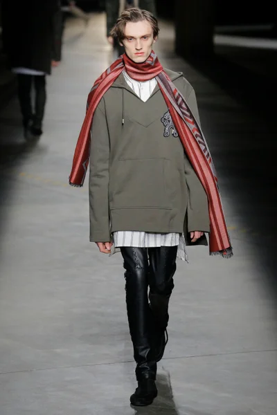 Look 39